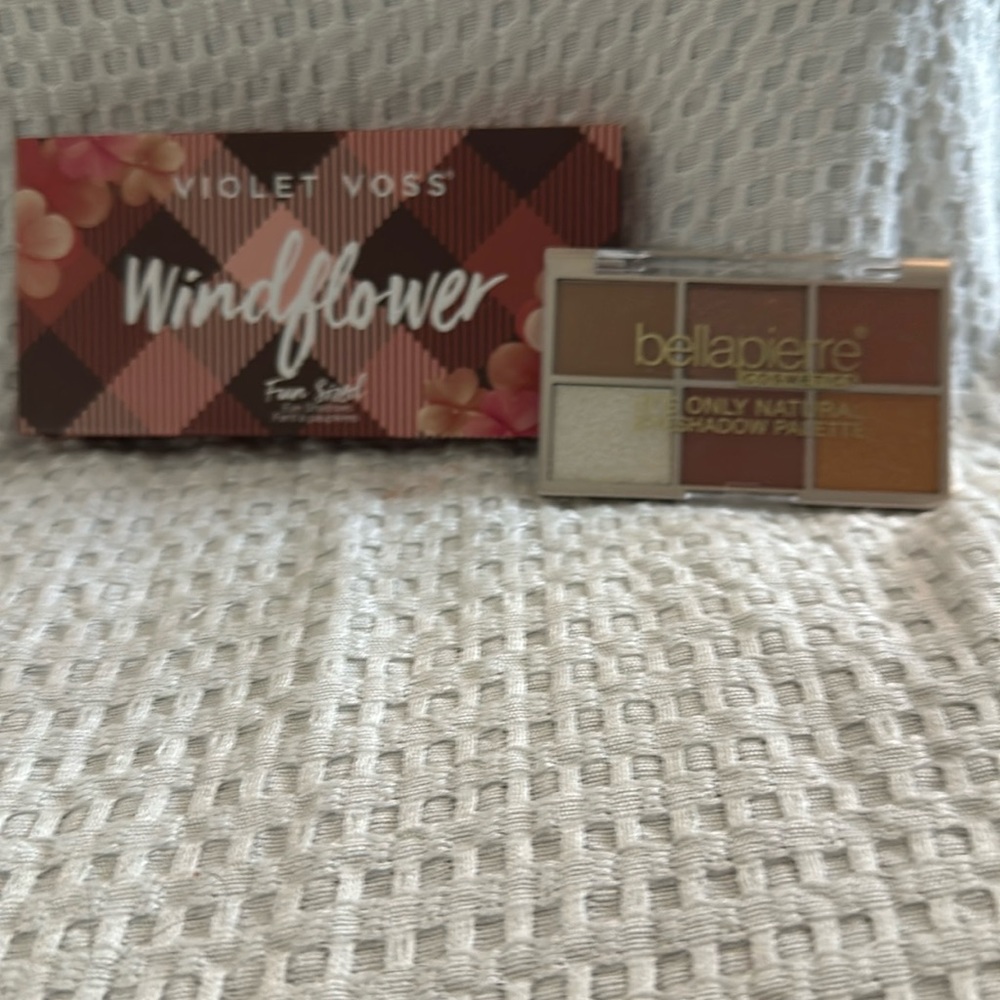 Violet Voss & Bellapierre set of 2 pallets